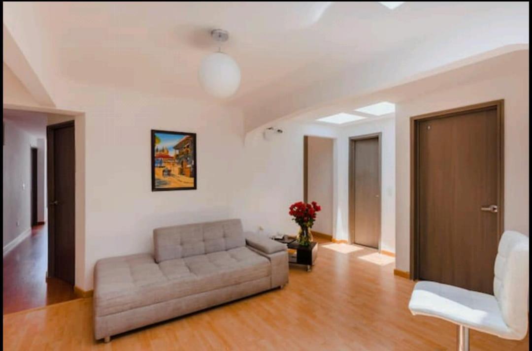 Hospedaje Sary House Bogotá Exteriör bild